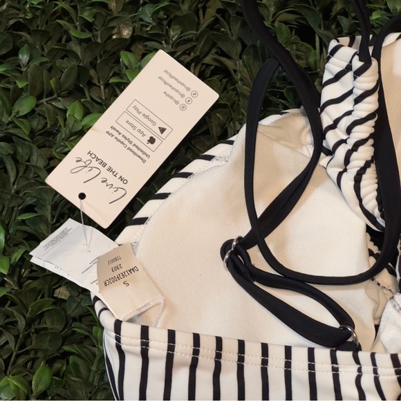 Cupshe Striped and Leaf Print One Piece Swimsuit - Picture 4 of 6